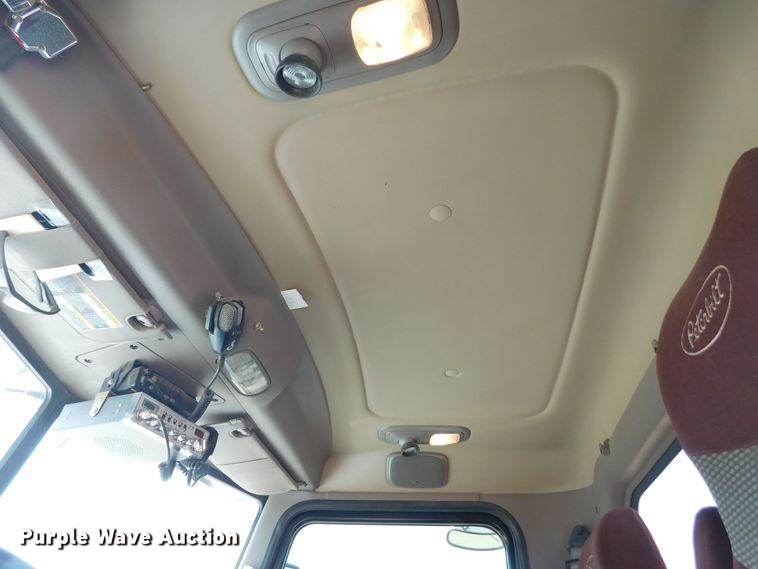 image for item DJ7643 2014 Peterbilt 367  semi truck