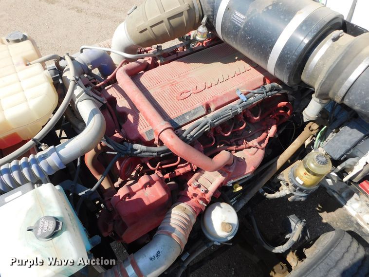 image for item DJ7643 2014 Peterbilt 367  semi truck