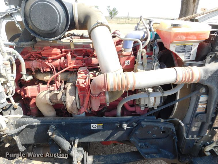 image for item DJ7643 2014 Peterbilt 367  semi truck