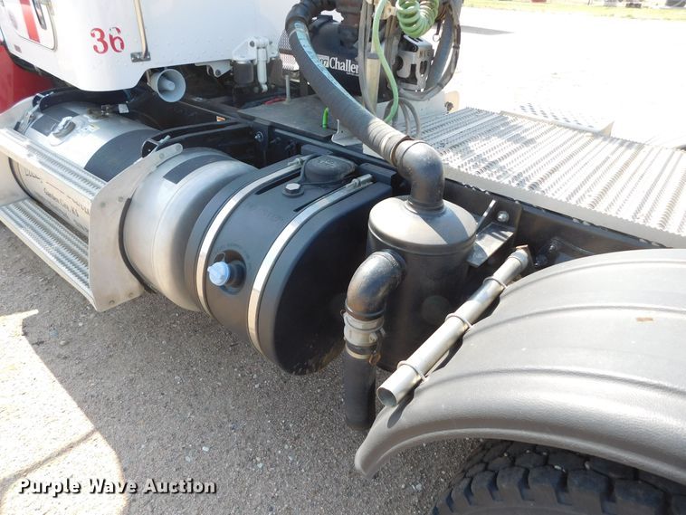 image for item DJ7643 2014 Peterbilt 367  semi truck