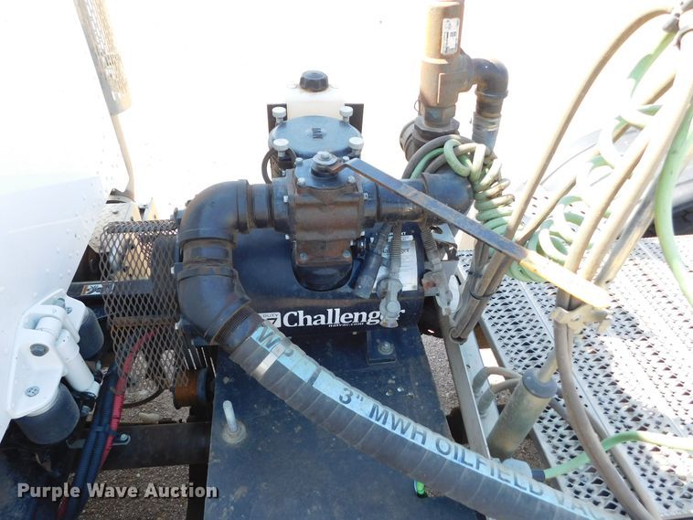 image for item DJ7643 2014 Peterbilt 367  semi truck