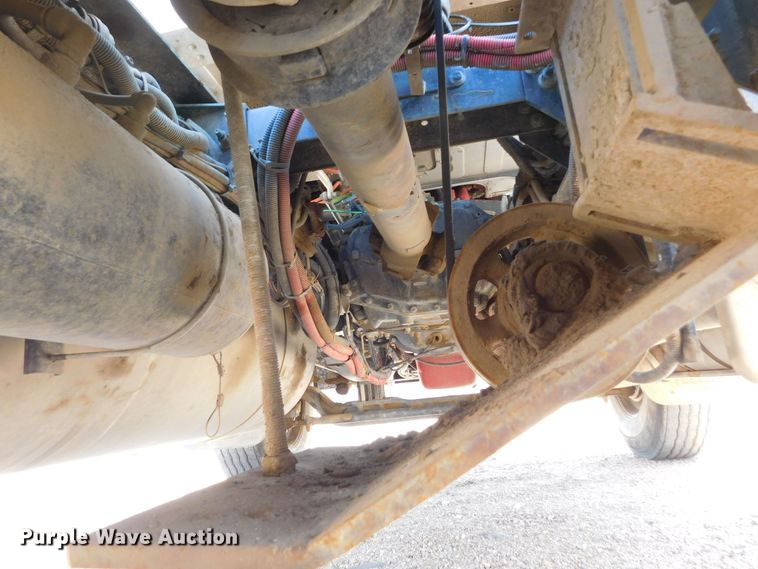 image for item DJ7643 2014 Peterbilt 367  semi truck