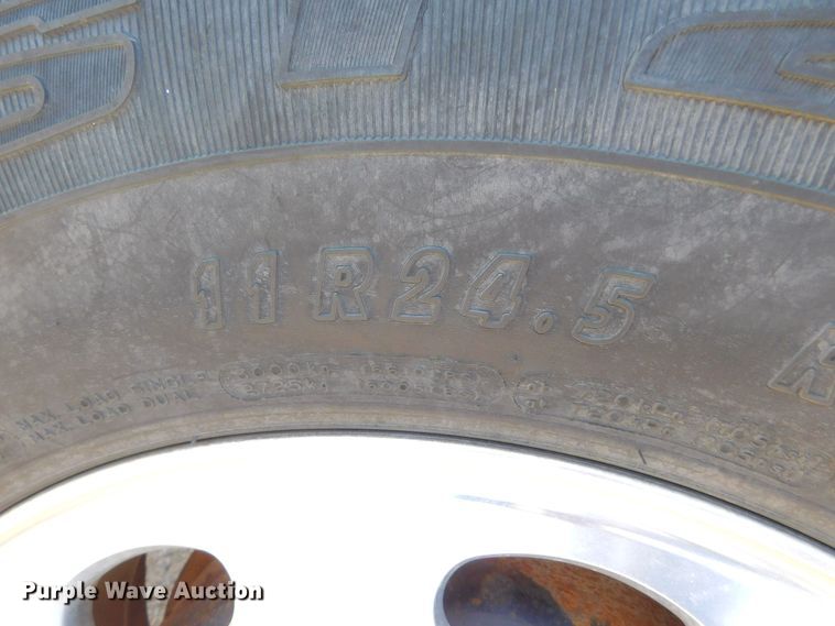 image for item DJ7643 2014 Peterbilt 367  semi truck