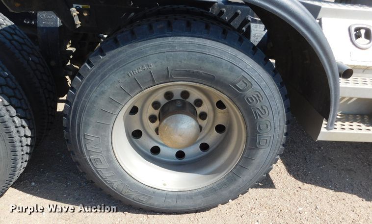 image for item DJ7643 2014 Peterbilt 367  semi truck