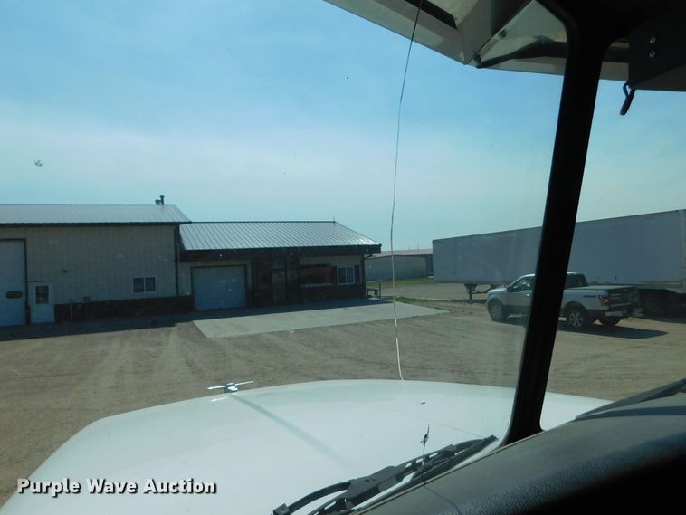 image for item DJ7643 2014 Peterbilt 367  semi truck