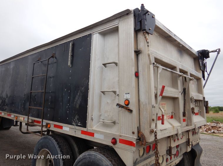 image for item DK0899 2010 Travis  end dump trailer