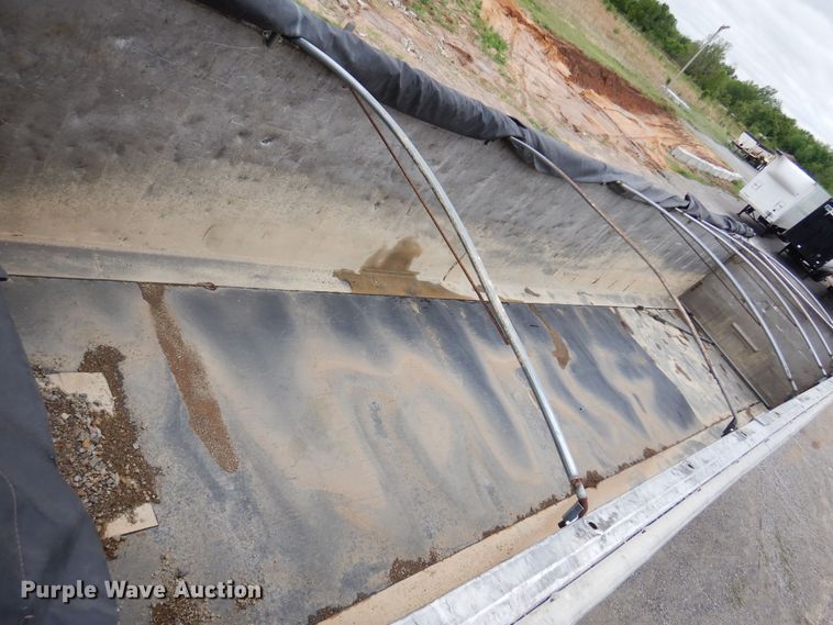 image for item DK0899 2010 Travis  end dump trailer