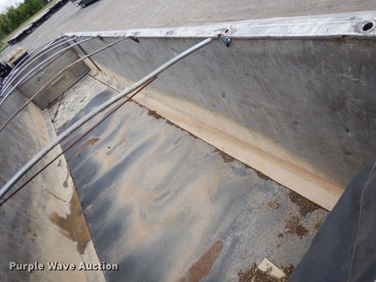 image for item DK0899 2010 Travis  end dump trailer