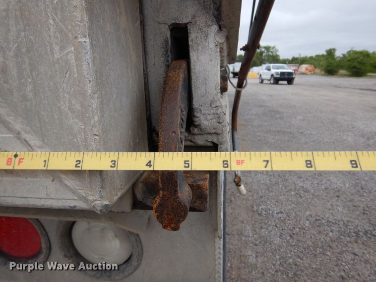 image for item DK0899 2010 Travis  end dump trailer