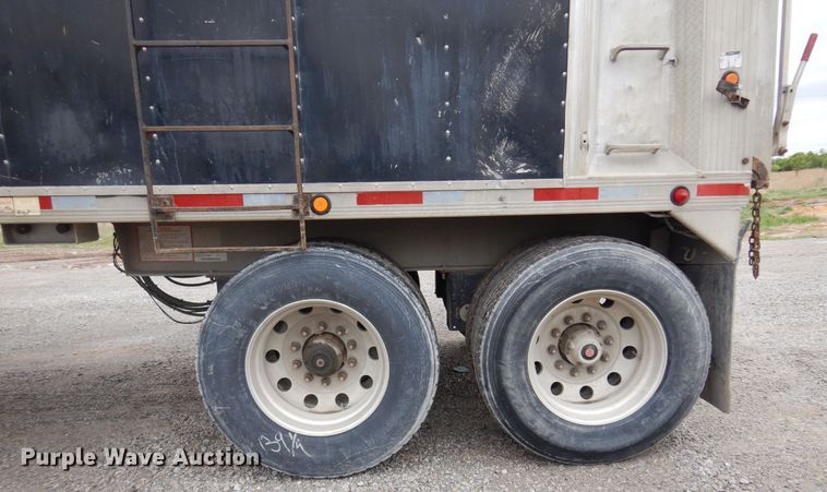 image for item DK0899 2010 Travis  end dump trailer