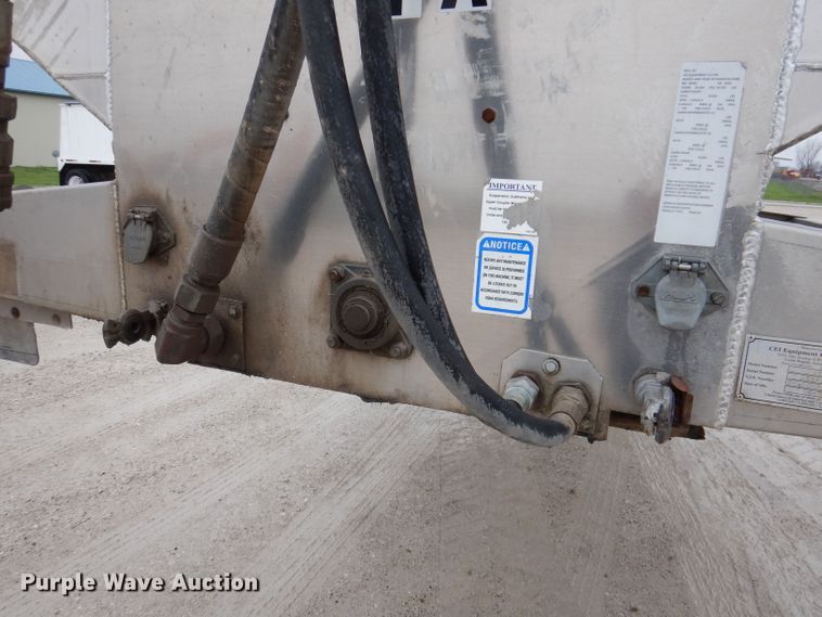 image for item DK1996 2009 CEI Pacer  feed delivery trailer