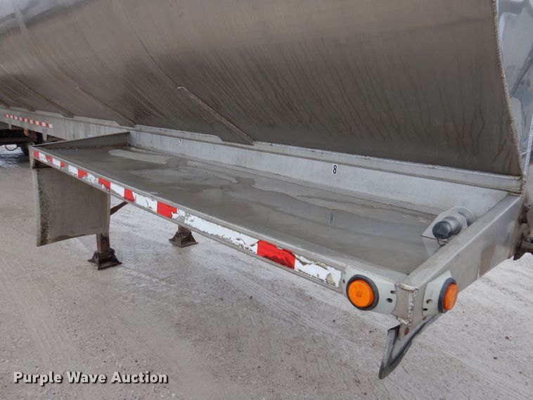 image for item DK1996 2009 CEI Pacer  feed delivery trailer