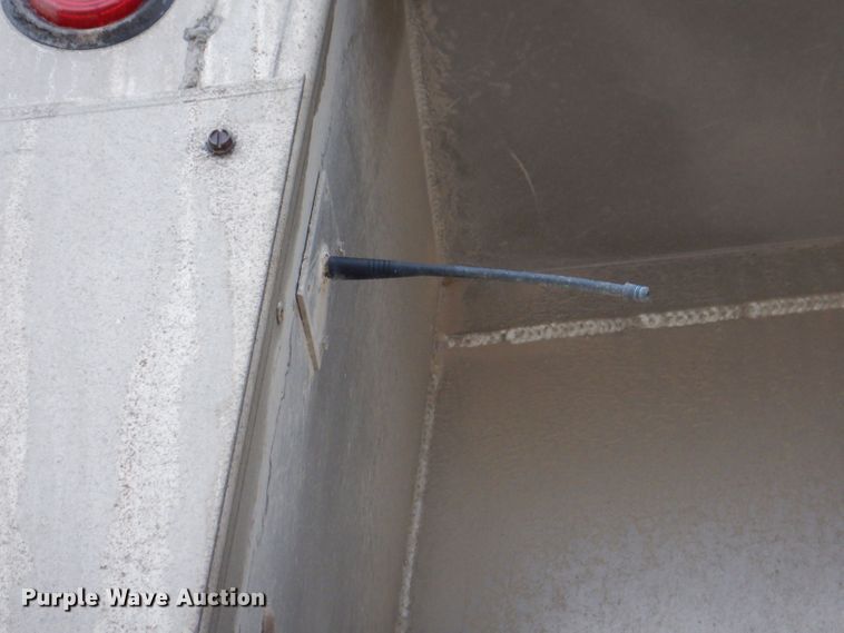 image for item DK1996 2009 CEI Pacer  feed delivery trailer