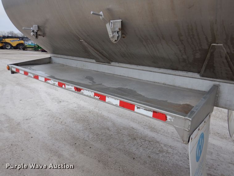 image for item DK1996 2009 CEI Pacer  feed delivery trailer