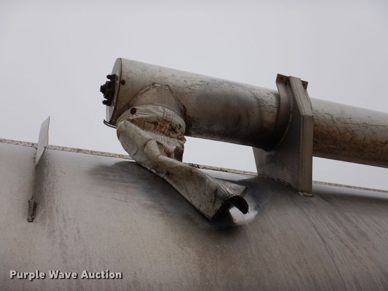 image for item DK1996 2009 CEI Pacer  feed delivery trailer