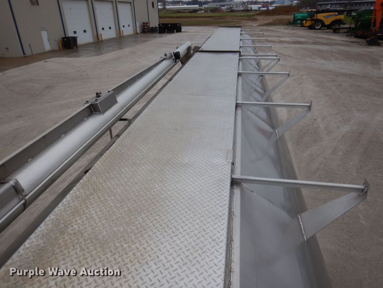 image for item DK1996 2009 CEI Pacer  feed delivery trailer