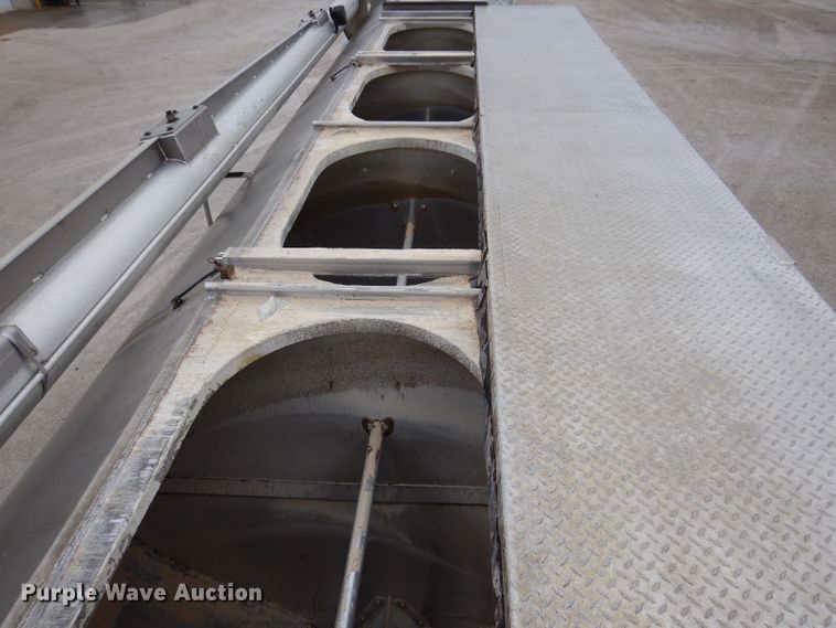 image for item DK1996 2009 CEI Pacer  feed delivery trailer