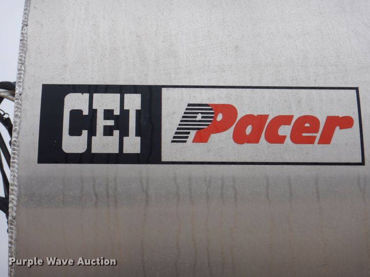 image for item DK1996 2009 CEI Pacer  feed delivery trailer