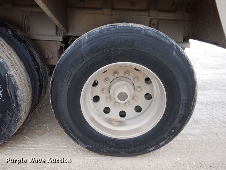 image for item DK1996 2009 CEI Pacer  feed delivery trailer