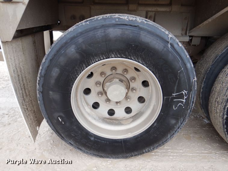 image for item DK1996 2009 CEI Pacer  feed delivery trailer