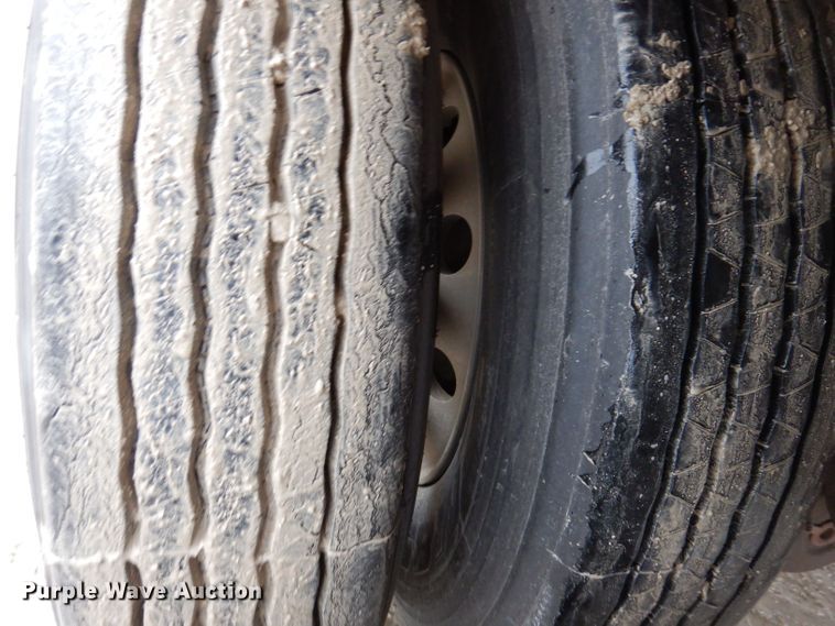 image for item DK1996 2009 CEI Pacer  feed delivery trailer