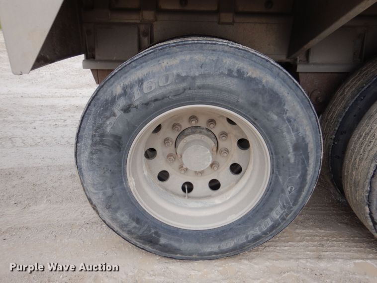 image for item DK1996 2009 CEI Pacer  feed delivery trailer