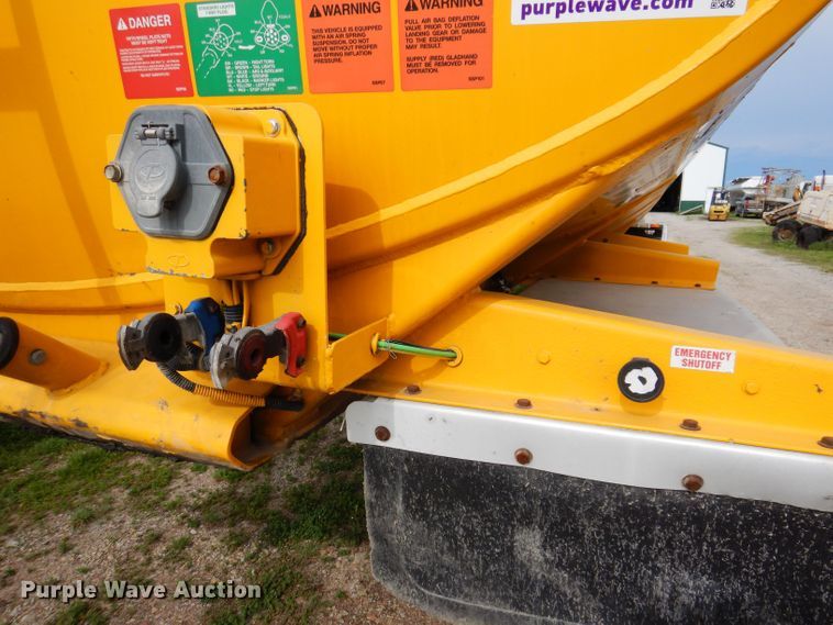 image for item DK1998 2014 Mac LTT Inc  tank trailer