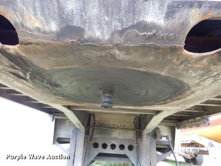 image for item DK1999 2006 Wilson Roadbrute  drop deck trailer