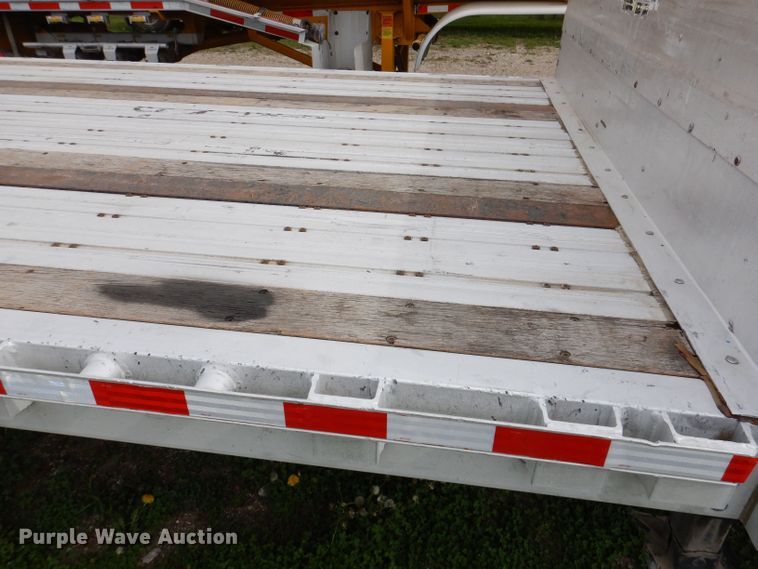 image for item DK1999 2006 Wilson Roadbrute  drop deck trailer