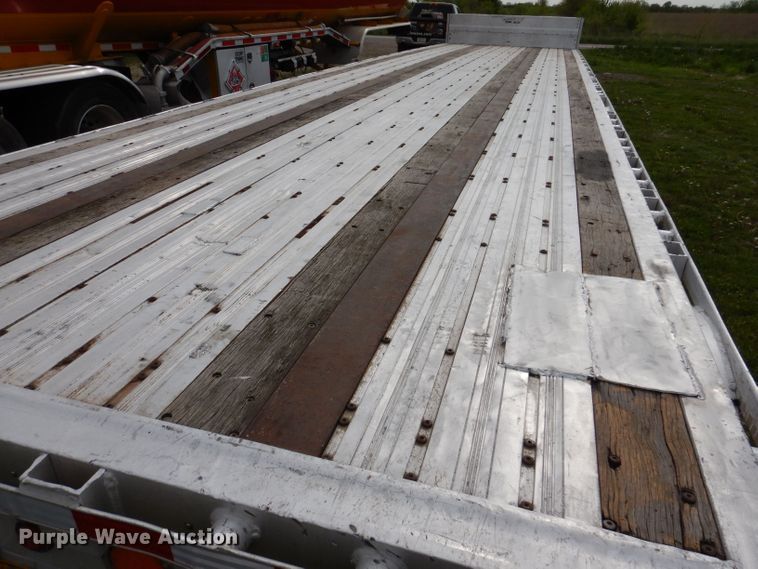 image for item DK1999 2006 Wilson Roadbrute  drop deck trailer