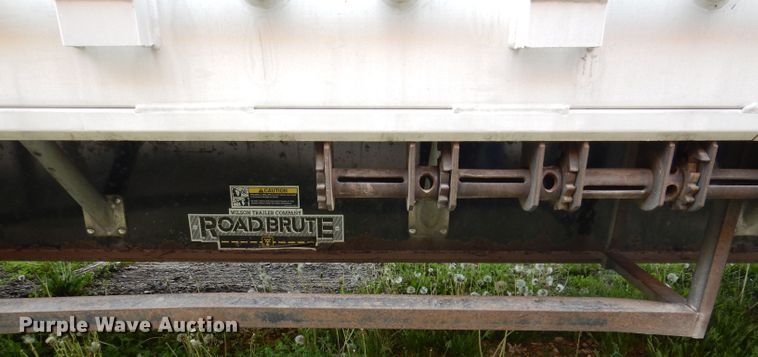 image for item DK1999 2006 Wilson Roadbrute  drop deck trailer