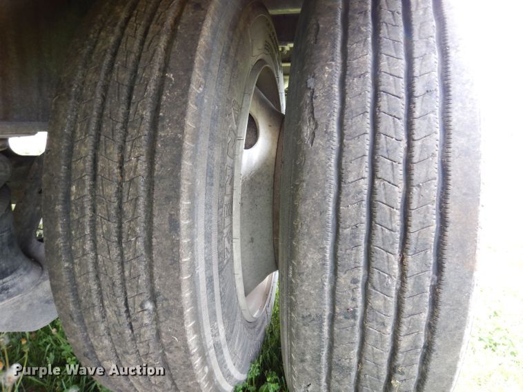 image for item DK1999 2006 Wilson Roadbrute  drop deck trailer