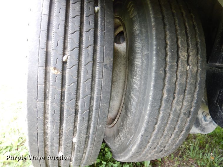 image for item DK1999 2006 Wilson Roadbrute  drop deck trailer