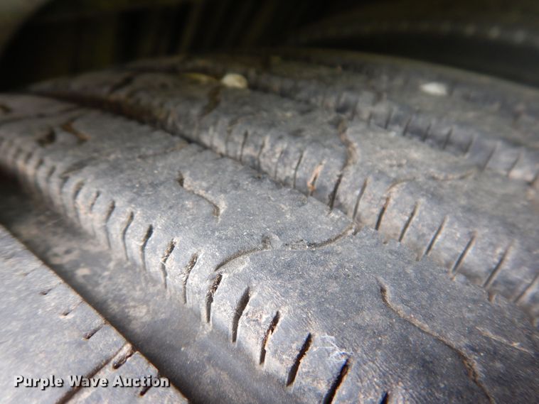 image for item DK1999 2006 Wilson Roadbrute  drop deck trailer