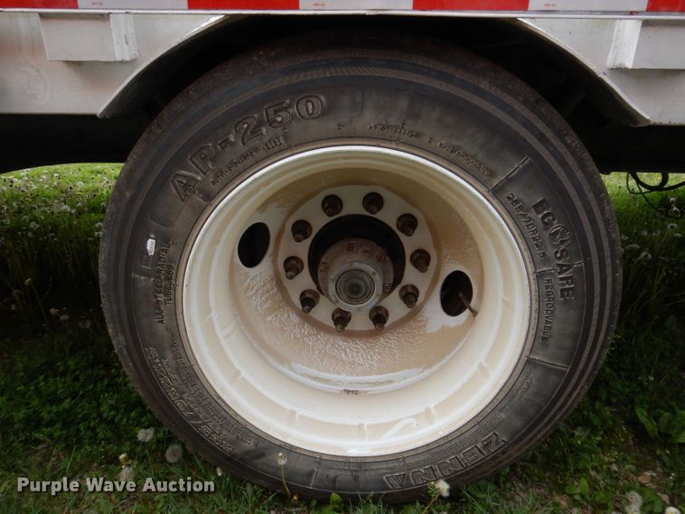 image for item DK1999 2006 Wilson Roadbrute  drop deck trailer