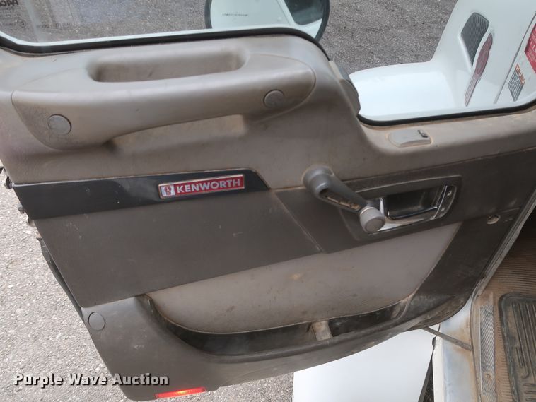 image for item DK3684 2015 Kenworth T370  utility / service truck