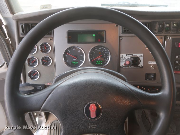 image for item DK3684 2015 Kenworth T370  utility / service truck