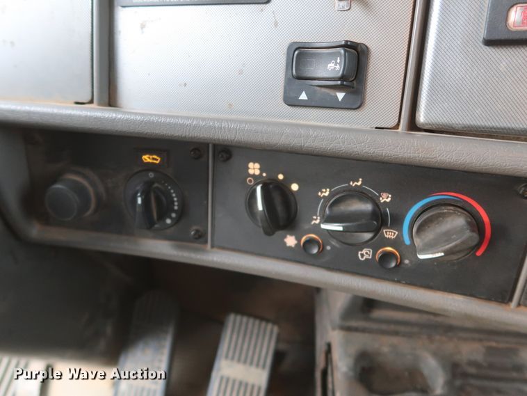 image for item DK3684 2015 Kenworth T370  utility / service truck