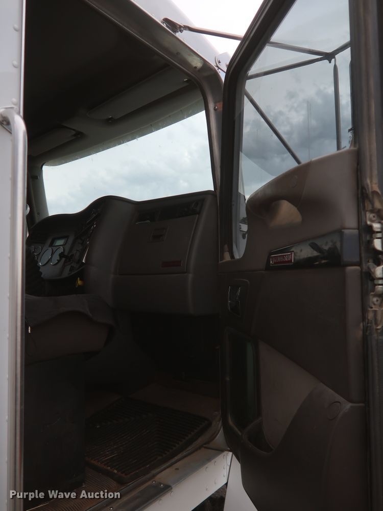 image for item DK3684 2015 Kenworth T370  utility / service truck