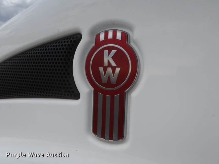 image for item DK3684 2015 Kenworth T370  utility / service truck