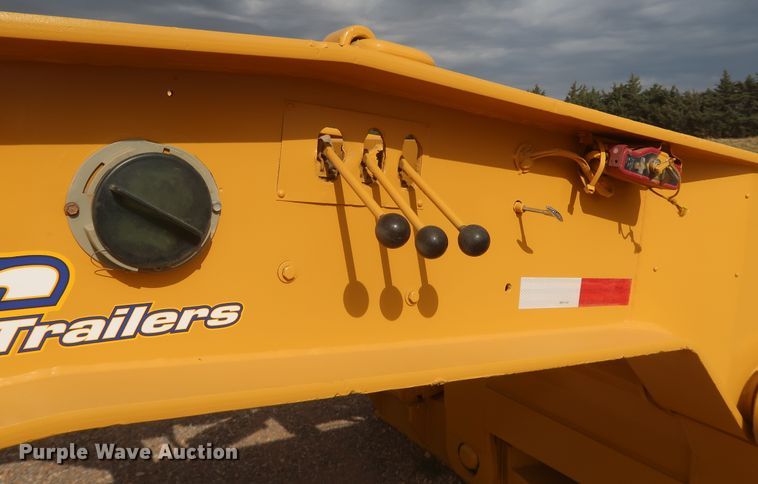 image for item DK3686 2002 Eager Beaver 55GSL  lowboy equipment trailer