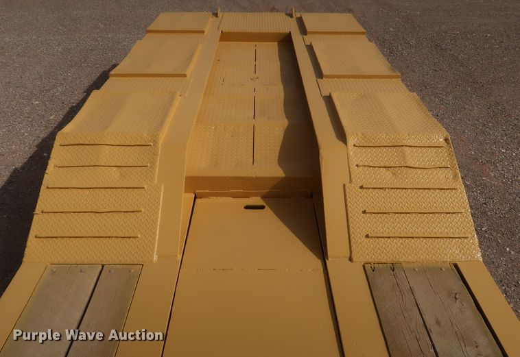 image for item DK3686 2002 Eager Beaver 55GSL  lowboy equipment trailer