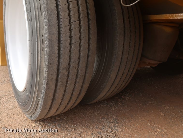 image for item DK3686 2002 Eager Beaver 55GSL  lowboy equipment trailer