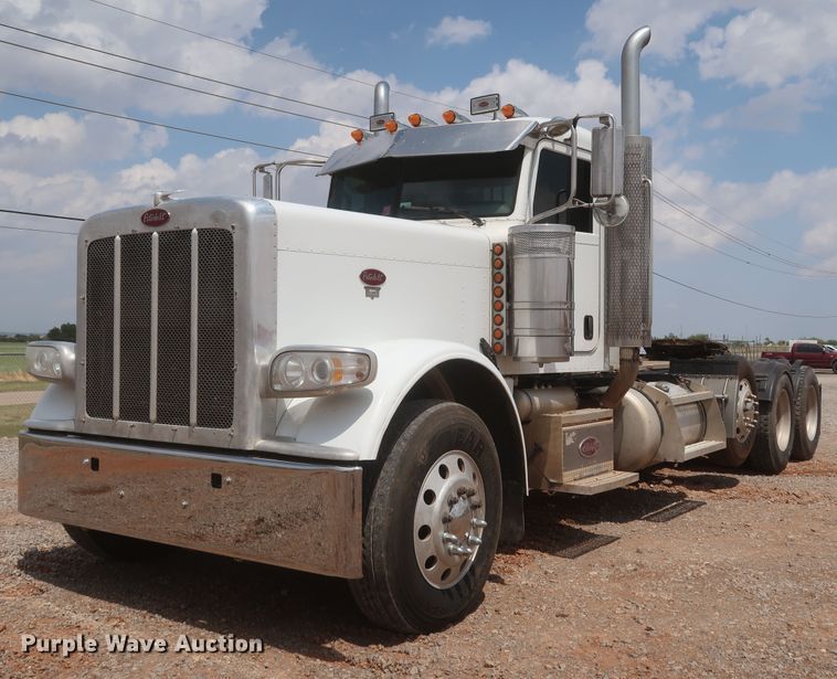 image for item DK3690 2011 Peterbilt 389  semi truck