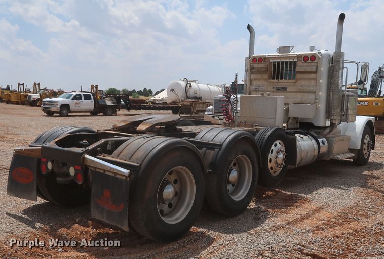 image for item DK3690 2011 Peterbilt 389  semi truck