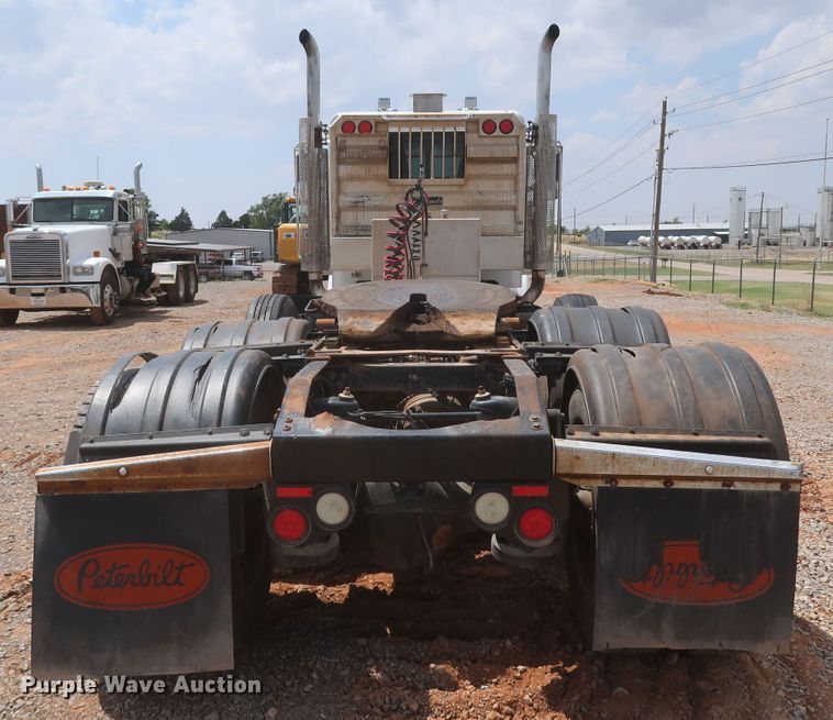 image for item DK3690 2011 Peterbilt 389  semi truck