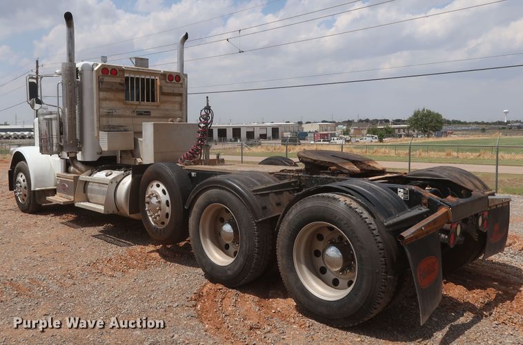 image for item DK3690 2011 Peterbilt 389  semi truck