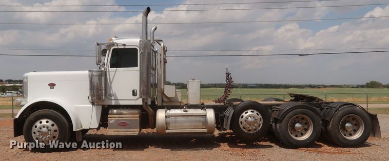 image for item DK3690 2011 Peterbilt 389  semi truck