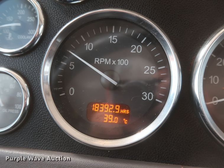 image for item DK3690 2011 Peterbilt 389  semi truck