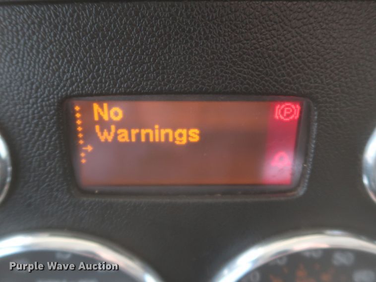 image for item DK3690 2011 Peterbilt 389  semi truck